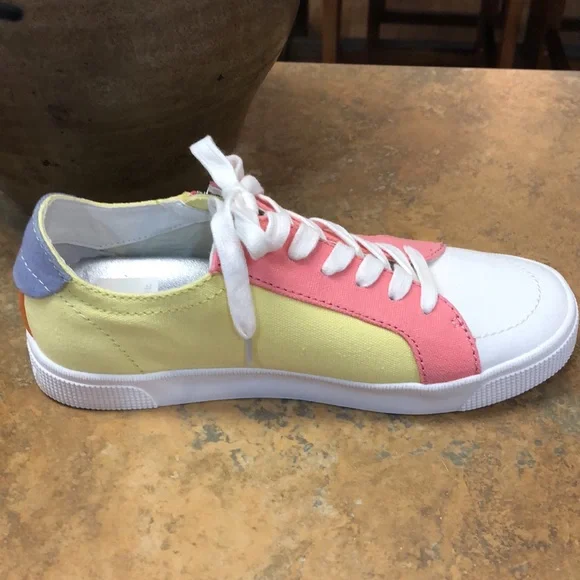 Dolce Vita Zaza Retro Sneakers - Picture 4 of 15